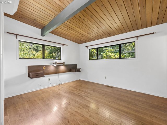 2950 Sw SUNSET Blvd, Portland, OR 97239