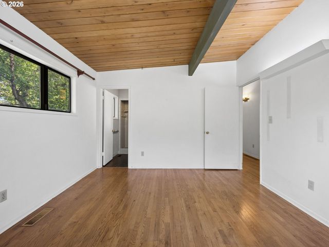2950 Sw SUNSET Blvd, Portland, OR 97239