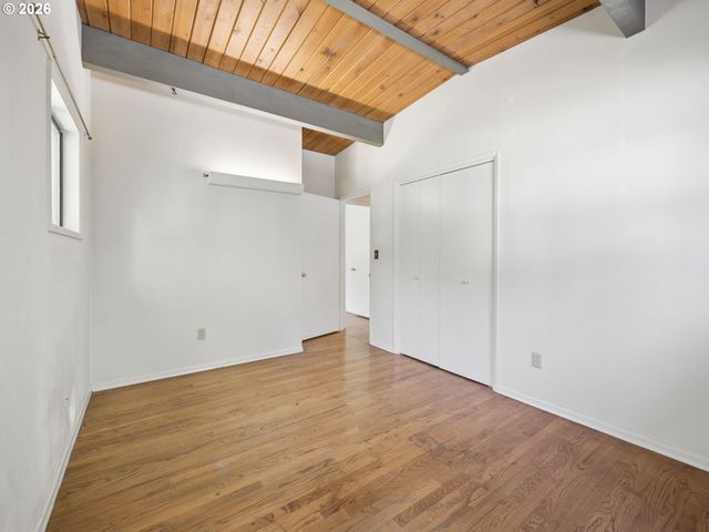 2950 Sw SUNSET Blvd, Portland, OR 97239