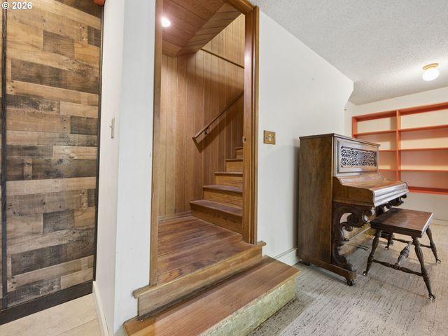 2950 Sw SUNSET Blvd, Portland, OR 97239