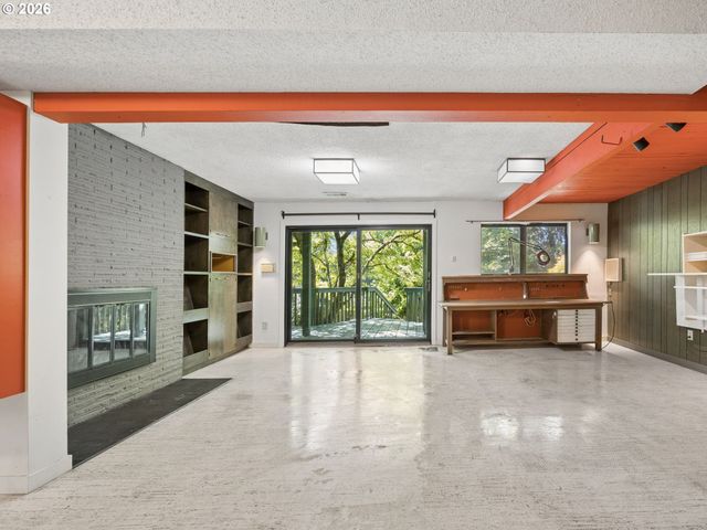2950 Sw SUNSET Blvd, Portland, OR 97239