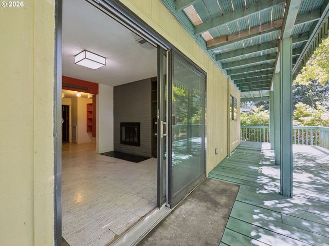 2950 Sw SUNSET Blvd, Portland, OR 97239