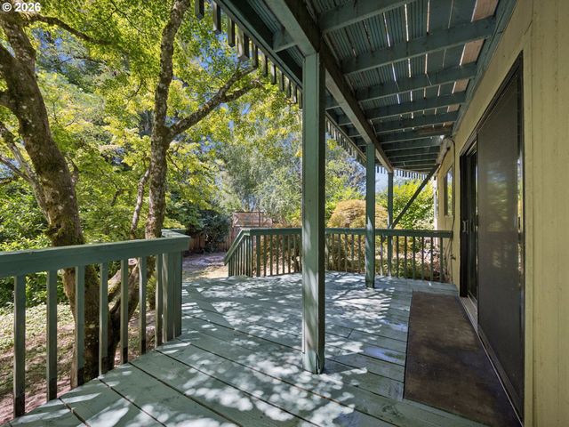 2950 Sw SUNSET Blvd, Portland, OR 97239