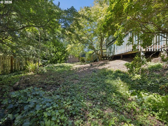 2950 Sw SUNSET Blvd, Portland, OR 97239