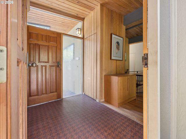 2950 Sw SUNSET Blvd, Portland, OR 97239