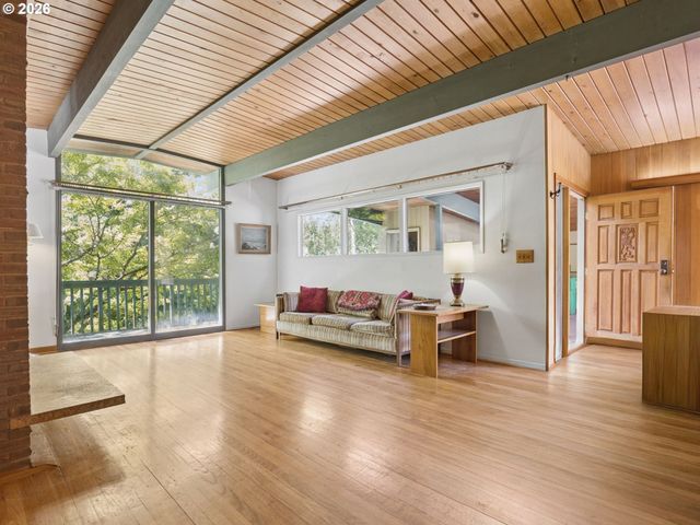 2950 Sw SUNSET Blvd, Portland, OR 97239