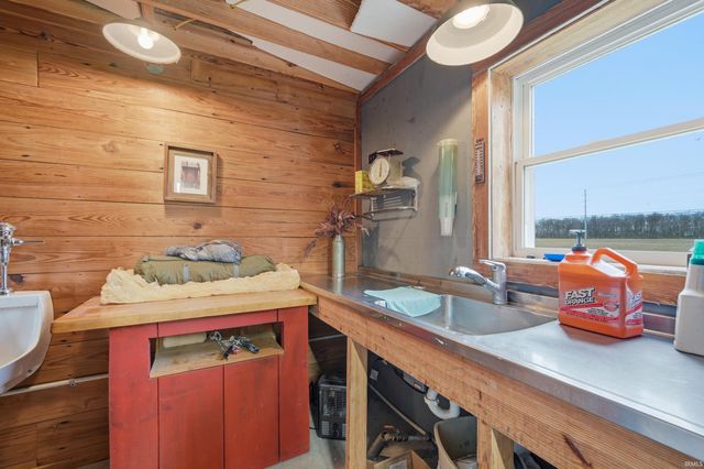 10060 W County Road 400 S, Daleville, IN 47334
