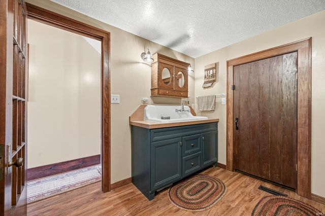 10060 W County Road 400 S, Daleville, IN 47334