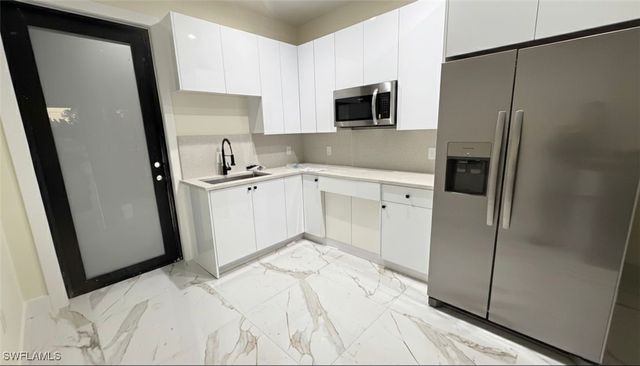 1821 DESOTO BLVD N, Naples, FL 34120