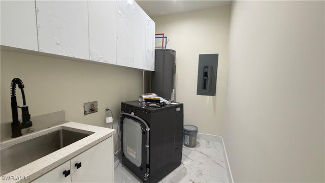 1821 DESOTO BLVD N, Naples, FL 34120