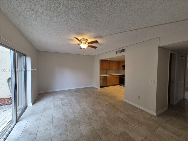 6528 SW 41st Ct 95, Davie, FL 33314