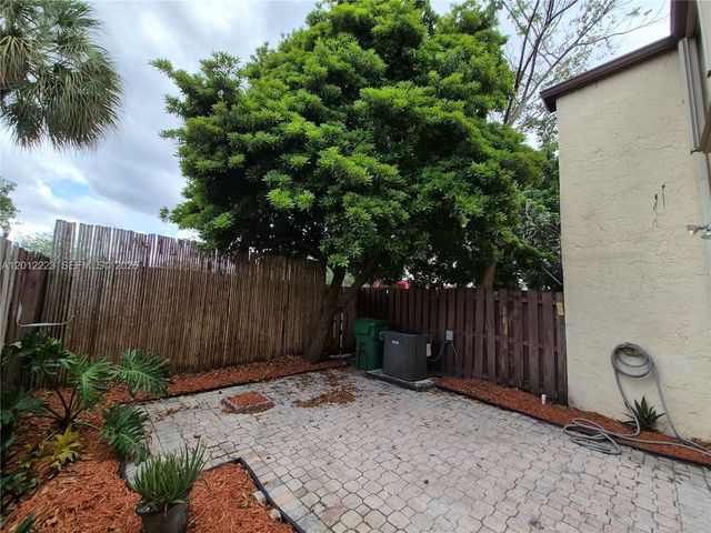 6528 SW 41st Ct 95, Davie, FL 33314