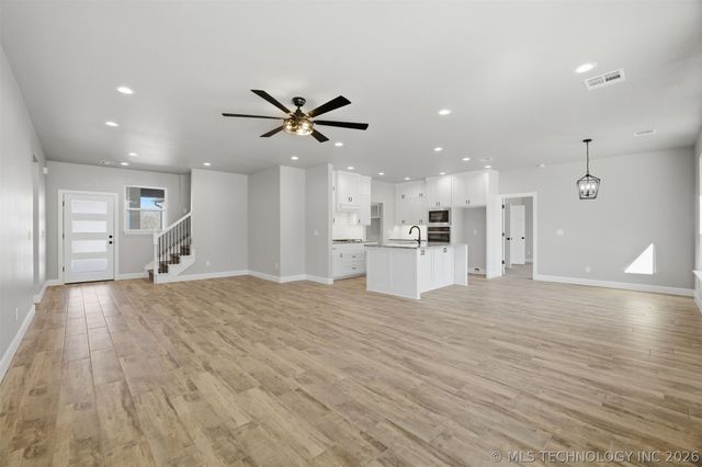 15439 N 55th West Avenue, Skiatook, OK 74070