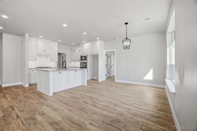 15439 N 55th West Avenue, Skiatook, OK 74070