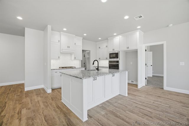 15439 N 55th West Avenue, Skiatook, OK 74070