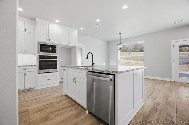 15439 N 55th West Avenue, Skiatook, OK 74070