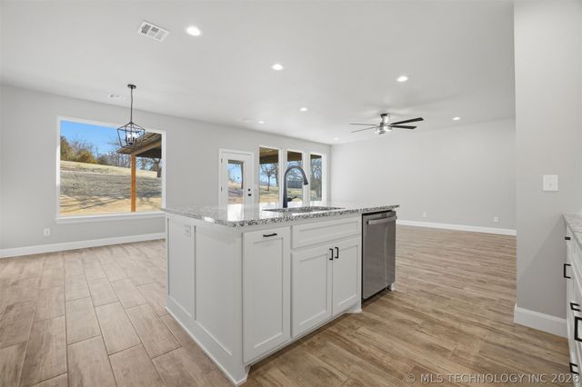 15439 N 55th West Avenue, Skiatook, OK 74070