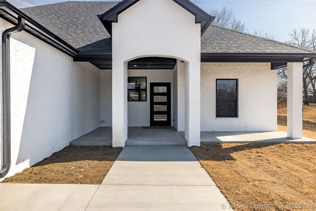 15439 N 55th West Avenue, Skiatook, OK 74070