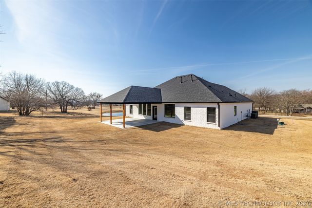 15439 N 55th West Avenue, Skiatook, OK 74070