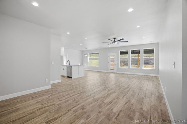 15439 N 55th West Avenue, Skiatook, OK 74070