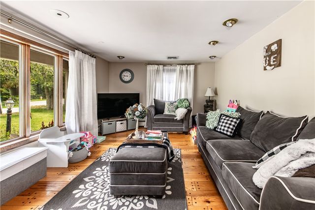 136 Jenckes Hill Road, Lincoln, RI 02865