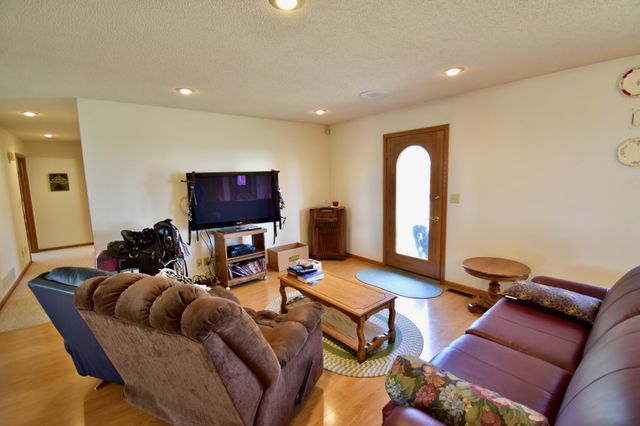 19221 30th Street SW, Blomkest, MN 56216