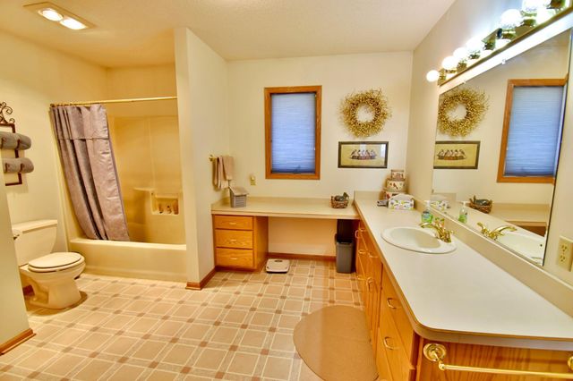 19221 30th Street SW, Blomkest, MN 56216