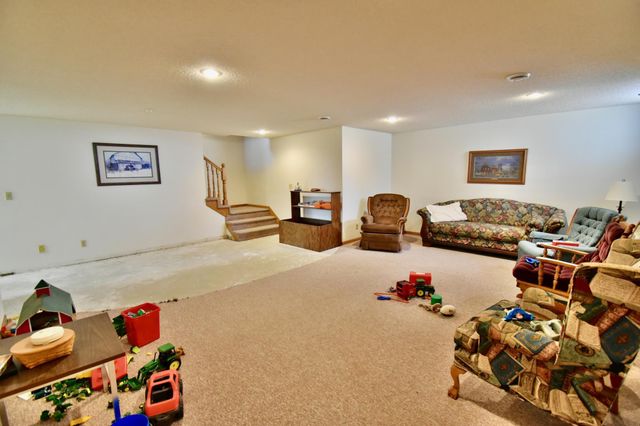 19221 30th Street SW, Blomkest, MN 56216