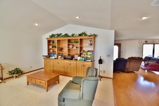 19221 30th Street SW, Blomkest, MN 56216