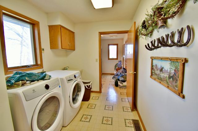 19221 30th Street SW, Blomkest, MN 56216