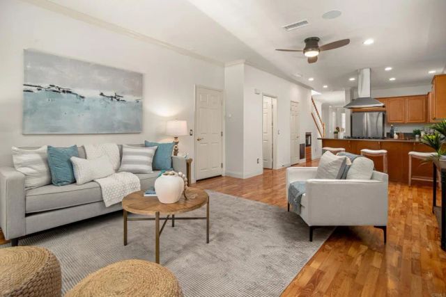 6933 Catamaran Drive, Carlsbad, CA 92011