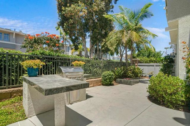 6933 Catamaran Drive, Carlsbad, CA 92011