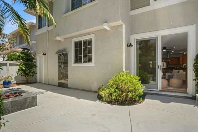 6933 Catamaran Drive, Carlsbad, CA 92011