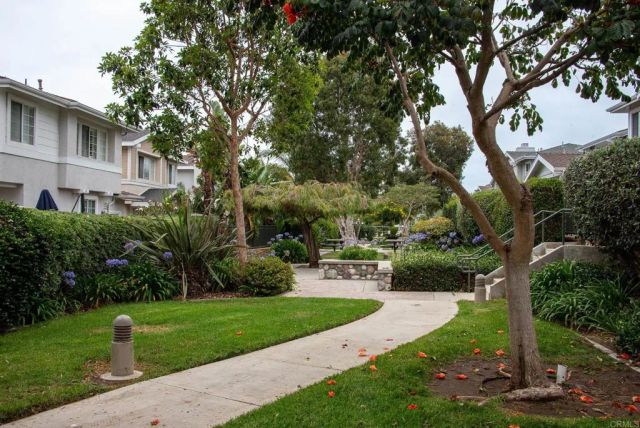 6933 Catamaran Drive, Carlsbad, CA 92011