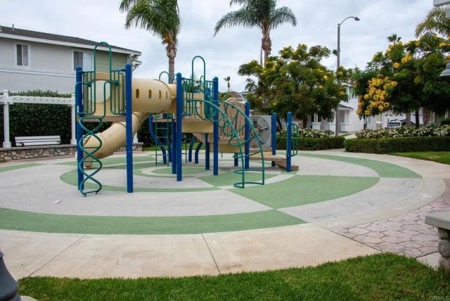 6933 Catamaran Drive, Carlsbad, CA 92011