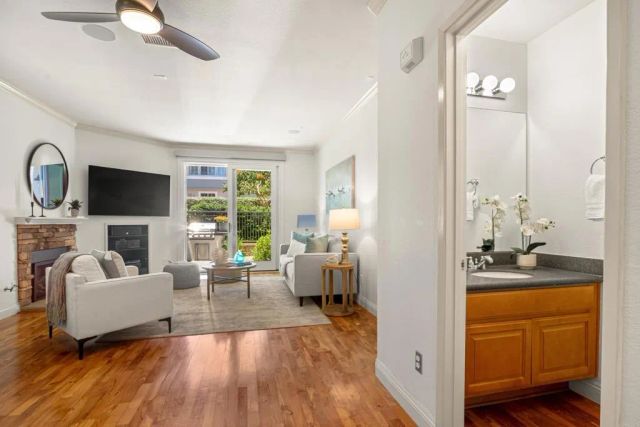 6933 Catamaran Drive, Carlsbad, CA 92011