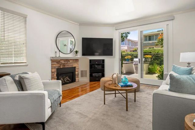 6933 Catamaran Drive, Carlsbad, CA 92011
