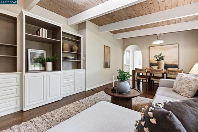 6 El Patio, Orinda, CA 94563