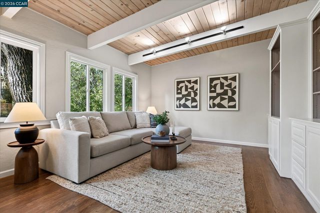 6 El Patio, Orinda, CA 94563