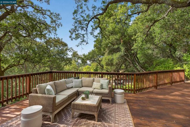 6 El Patio, Orinda, CA 94563