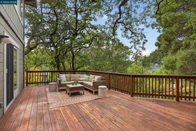 6 El Patio, Orinda, CA 94563