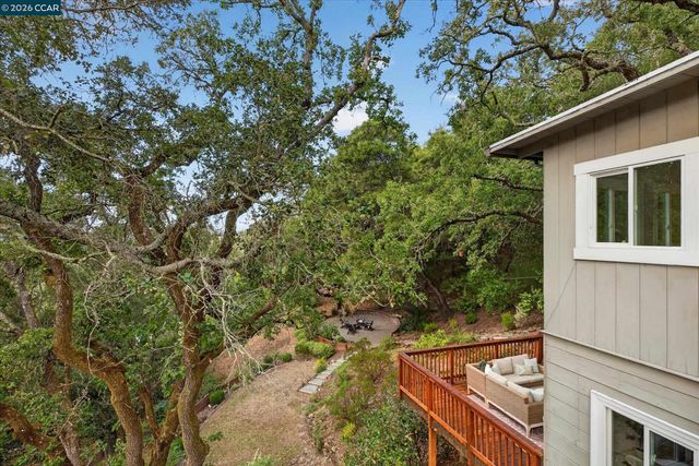 6 El Patio, Orinda, CA 94563