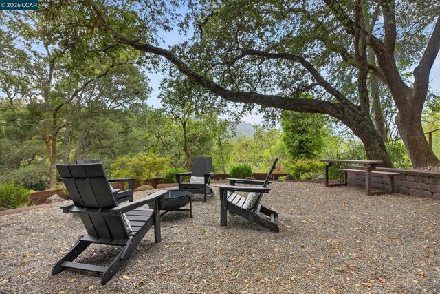 6 El Patio, Orinda, CA 94563