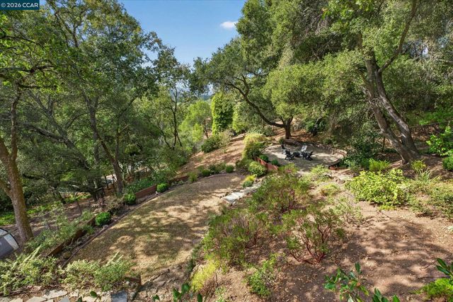 6 El Patio, Orinda, CA 94563