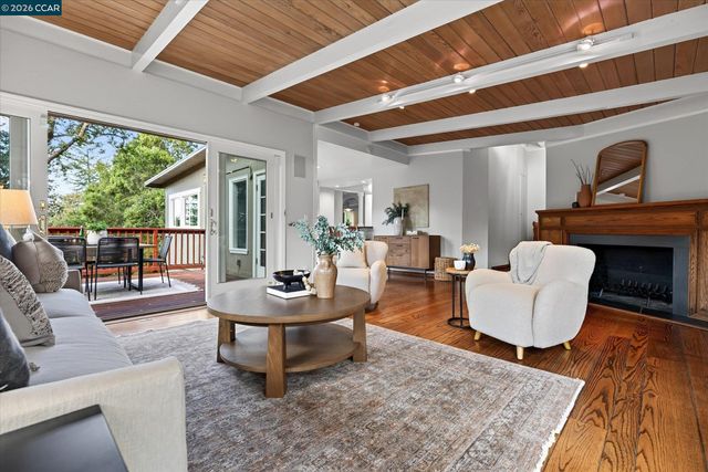 6 El Patio, Orinda, CA 94563