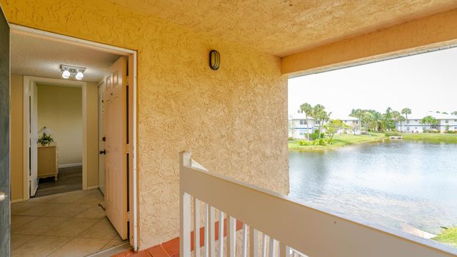 1563 SE Royal Green Circle B-204, Port St Lucie, FL 34952