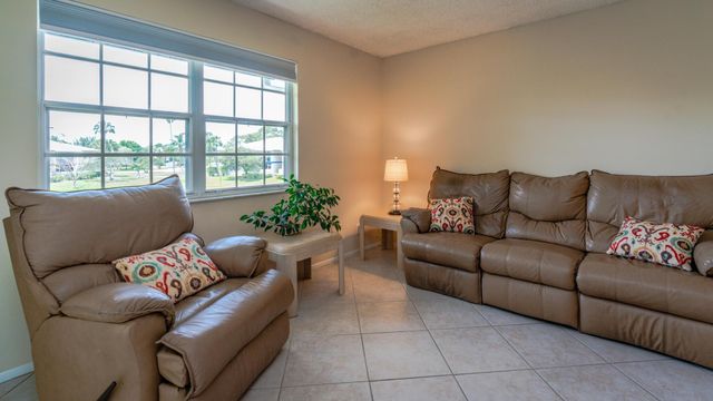 1563 SE Royal Green Circle B-204, Port St Lucie, FL 34952