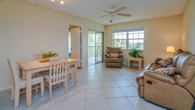 1563 SE Royal Green Circle B-204, Port St Lucie, FL 34952