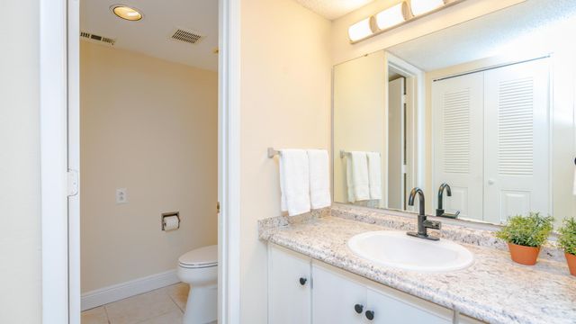 1563 SE Royal Green Circle B-204, Port St Lucie, FL 34952
