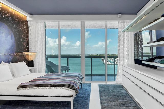 10 Venetian Way 904, Miami Beach, FL 33139